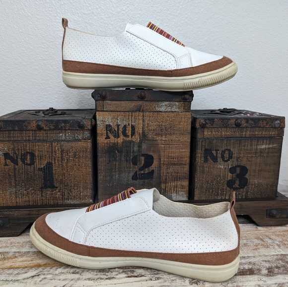 TRsorini Slip in Tennis Shoes Women's Size 7.5-8 - Picture 4 of 9